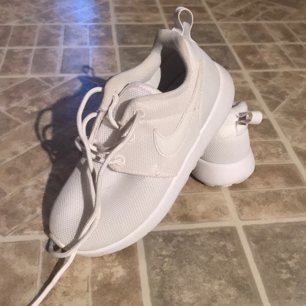 STILL AVAILABLE! Nike Roshes